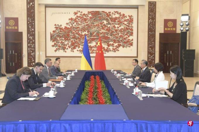 ���ⳤ���ڿ���ʵ�ֹ�����ƽ�����й�ս������ ѧ�ߣ����ڶ���δٺ�ƽ�������