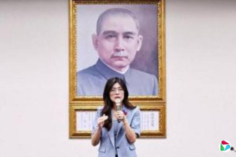 蒋万安盼郑丽文守护“中华民国” 吴思瑶称郑是“洪秀柱第二”