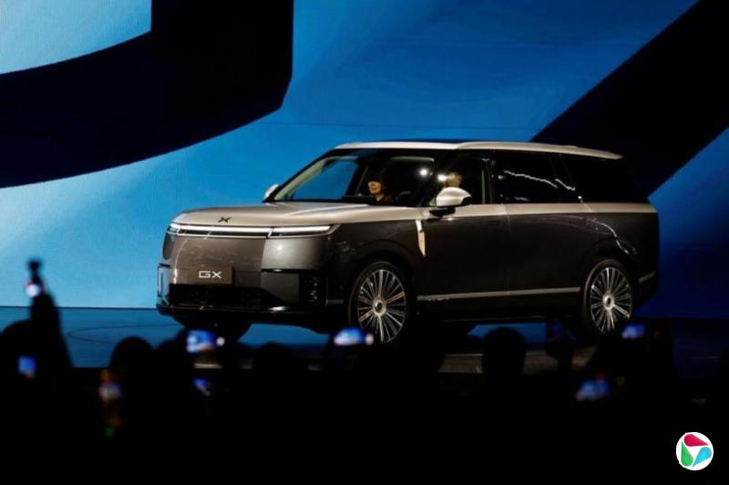 �й�����С������Robotaxi�ڲ� ���°����ؿ�ʾ����Ӫ