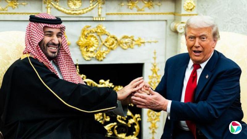 ɳ�ذ����������º�Ĭ�¡�������������Mohammed bin Salman���ڰ׹���Բ�ΰ칫����������ͳ���ɵ¡������գ�Donald Trump����ʱ�����ֵ�����ͼƬ
