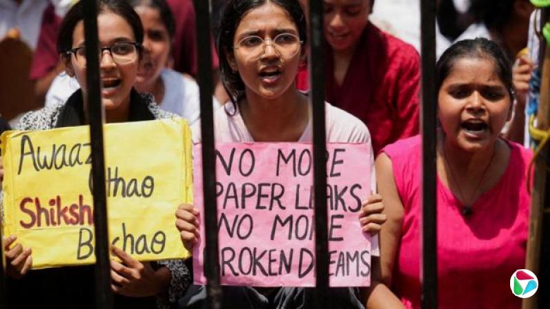 2026��7��22�գ�ӡ���µ�������̨��Jantar Mantar����ӡ�ȡ�������񵳡�֧�����ڳ������еĿ������ֱֳ����Ʋ��ߺ��ںš�����Ůѧ���ڿ����ڼ��ֳֺ�Ҫ����ֹ������й�¼���