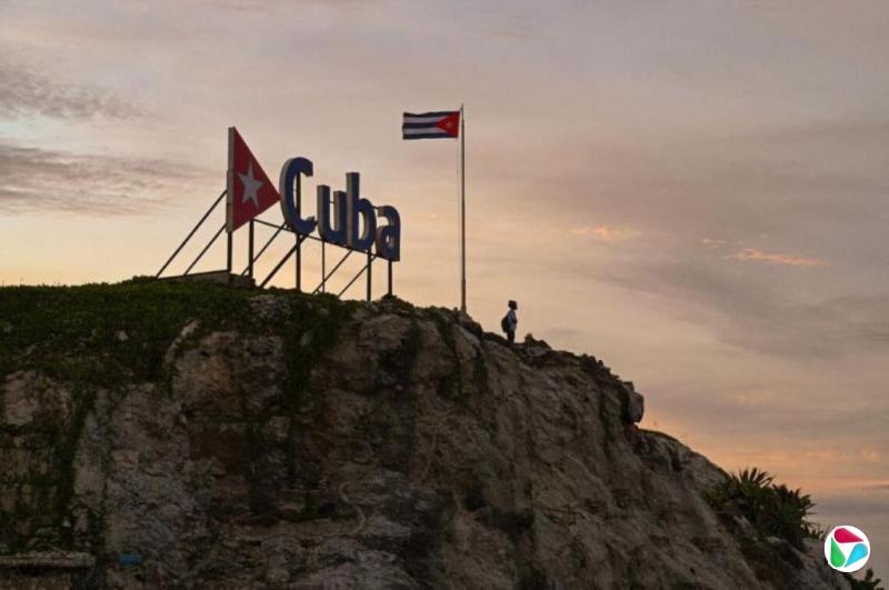 ��ý�����������鱨��Ա �Ӵ�ԹŰ�ʩѹ