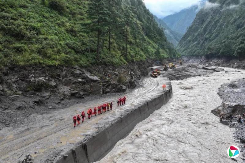 上游堰塞湖满溢恐再酿山洪 尼泊尔救灾行动一度停顿