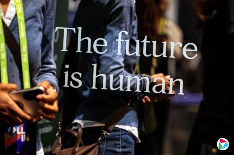 黄伟曼:AI“养虎为患”论的“虎”是谁?