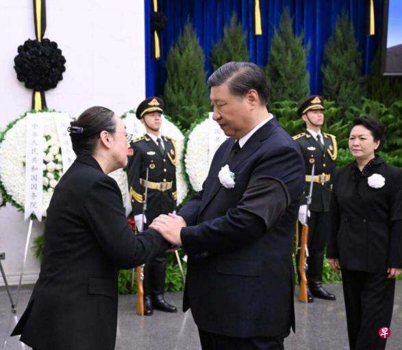 李克强遗体火化 习近平等到八宝山公墓送别