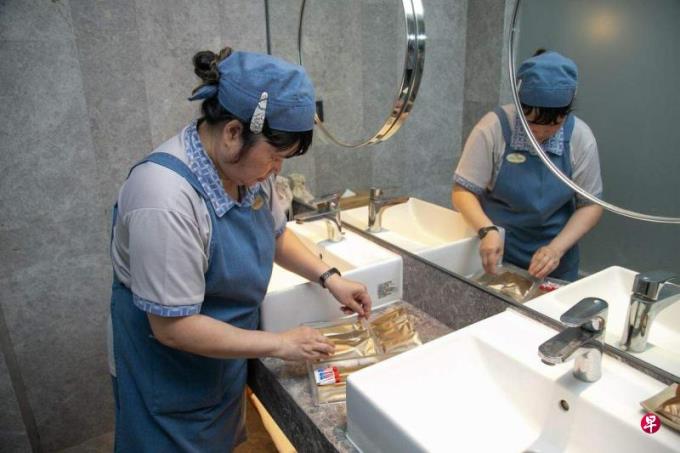 台湾特稿:台湾大缺工之问:要开放外劳还是善用中老龄员工?