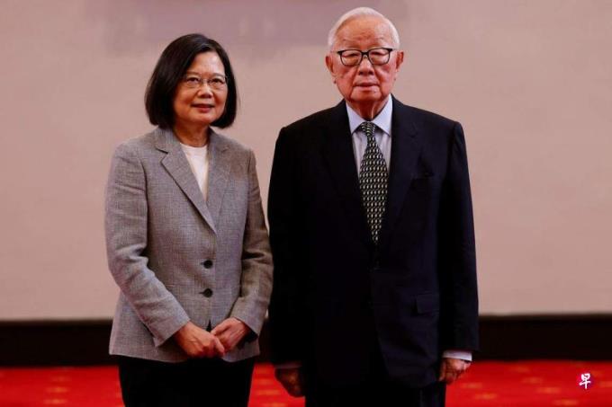 ��Ӣ�ģ�����APEC��ᴫ��̨�������ڴٽ�������ƽ�뷱��