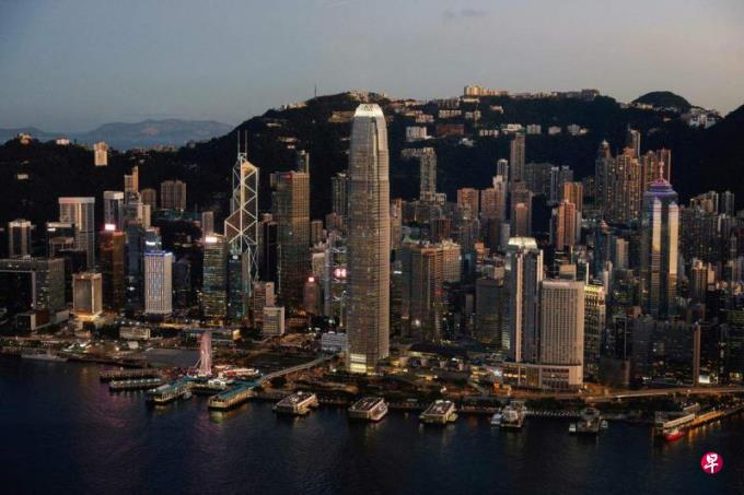 戴庆成:香港告别“三权分立”?