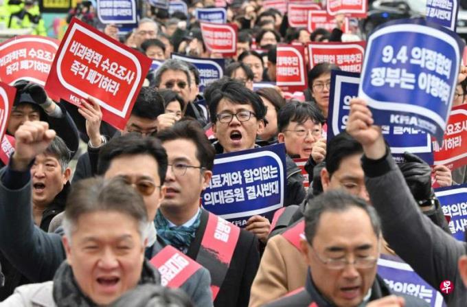 国际特稿:医生罢工潮不见转机 韩国医疗系统病重亟待根治