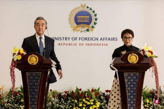 王毅:中国与印尼希望维护区域和平与稳定