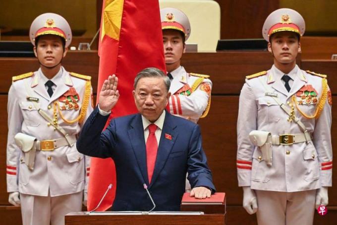 越南国家主席苏林宣誓就职 学者:政局暂稳但内斗料持续