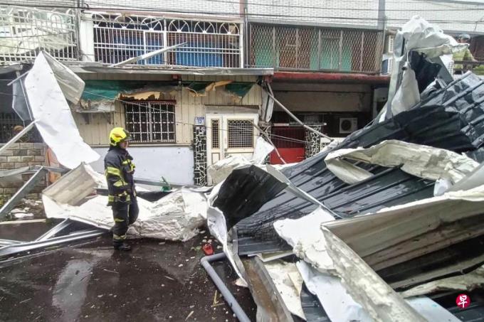 【视频】强烈台风康妮袭台 造成至少1死205伤
