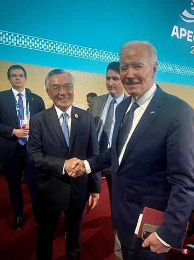 ̨��APEC��������ݵǷ�̨ ��ϰ��ƽ�㻥��