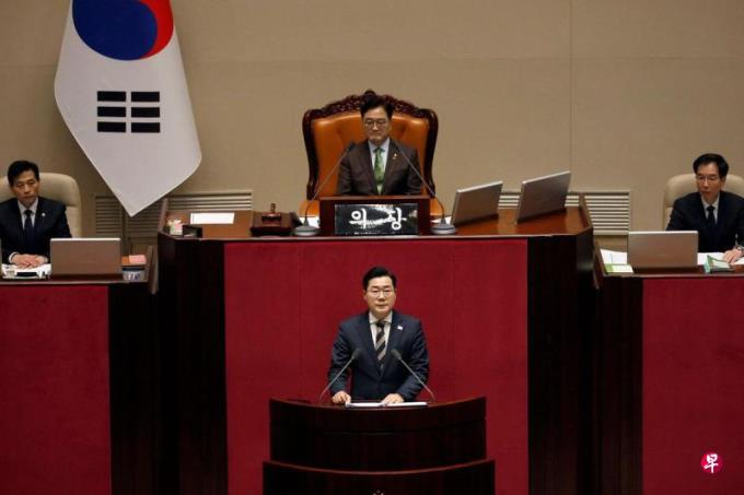 韩国国会第二次投票 通过弹劾尹锡悦的法案