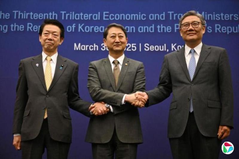 ���պ��������öԻ� ����Ӧ�������չ�˰��ս