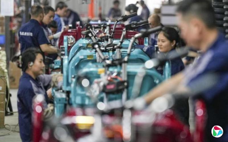 中国4月官方制造业PMI下降至49%