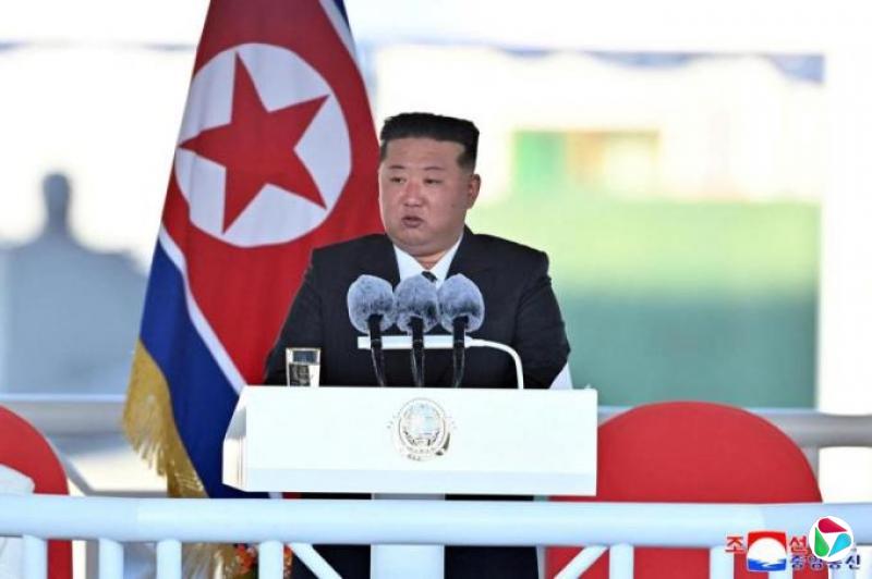 朝鲜新建驱逐舰下水发生严重事故 金正恩谴责不可接受