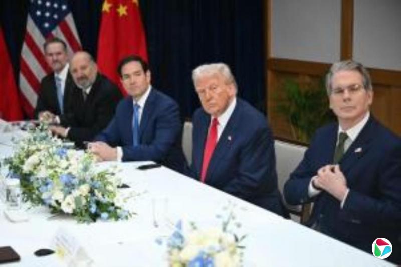 习特会结束 特朗普乘空军一号返美