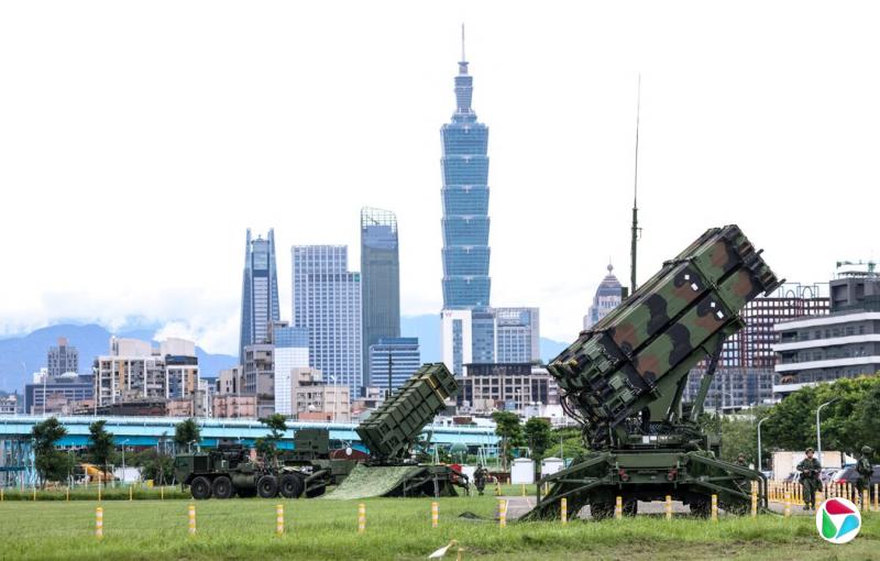 去年台湾年度汉光军事演习期间,空军爱国者导弹系统部署于当地公园。
