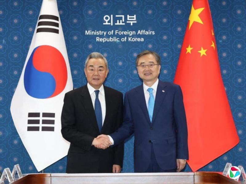 王毅:乐见韩朝和平共处 促美改变对朝敌视政策
