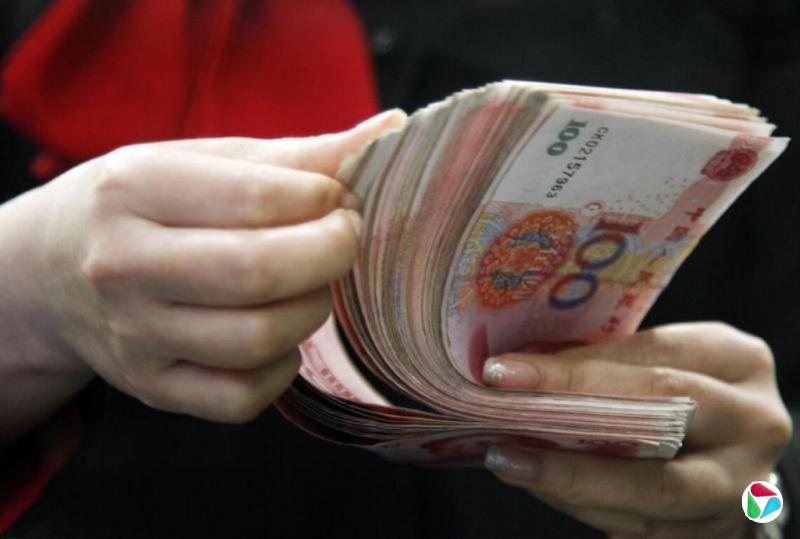 中国财政收入今年前七个月同比增长5.8%