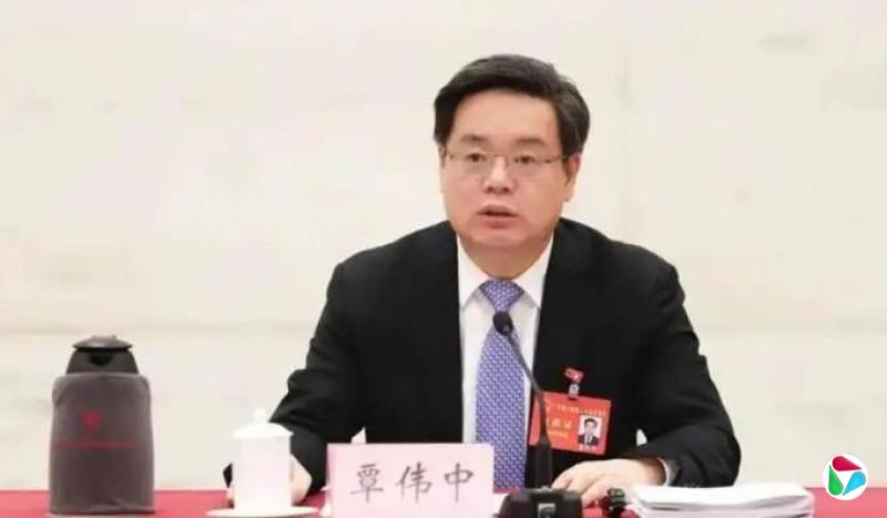 深圳市原市长覃伟中已任广东省人大常委会领导