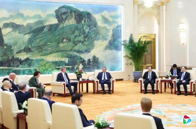 会美中贸委会 李强吁中美加强沟通协商化解矛盾摩擦