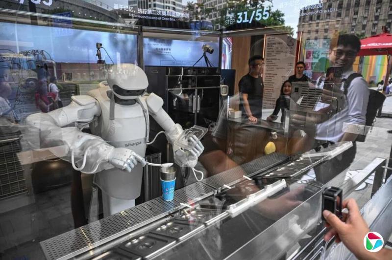 非官方调查显示中国8月服务业活动扩张速度加快