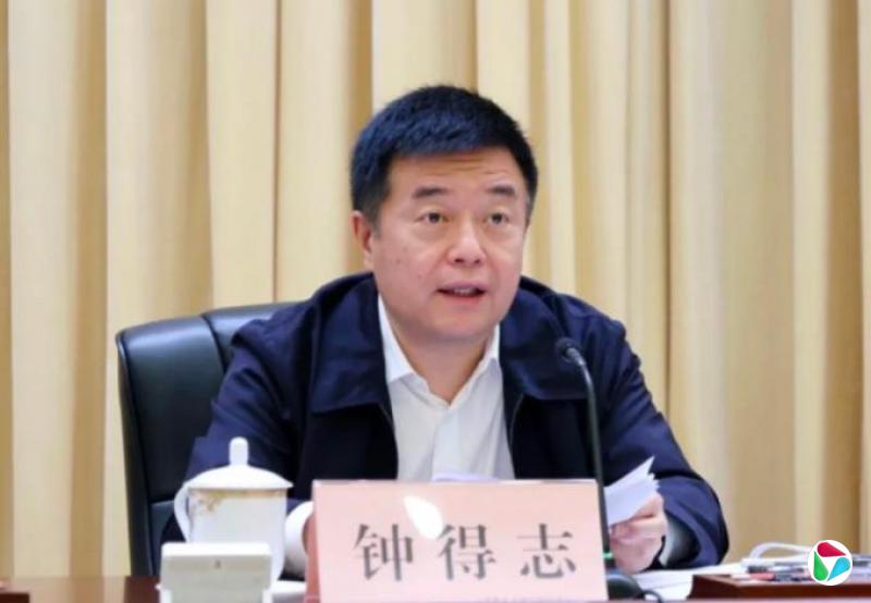 广西壮族自治区政府秘书长钟得志任南宁市委副书记、市政府党组书记