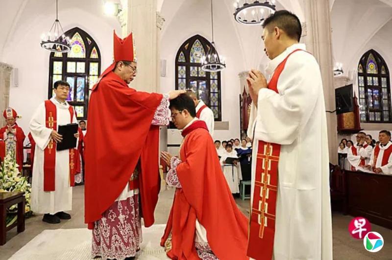 获教宗任命 重庆总主教丁杨接受祝圣