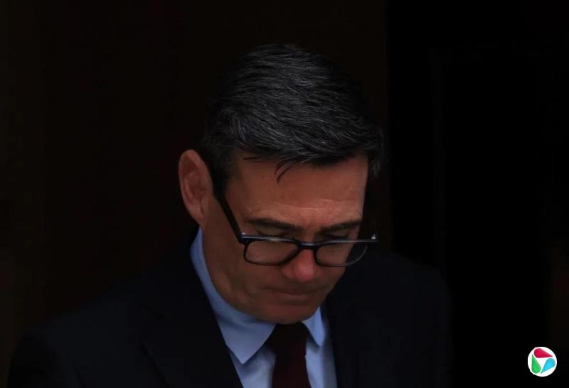 父亲去世 英首相取消两天活动